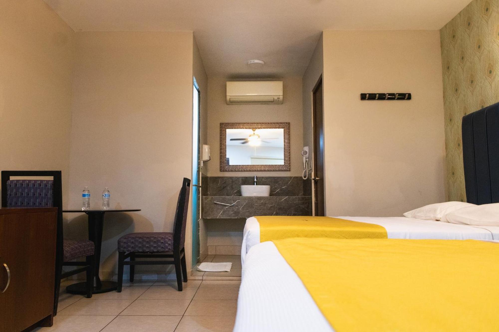 Hotel Maioris El Diez Culiacan Luaran gambar